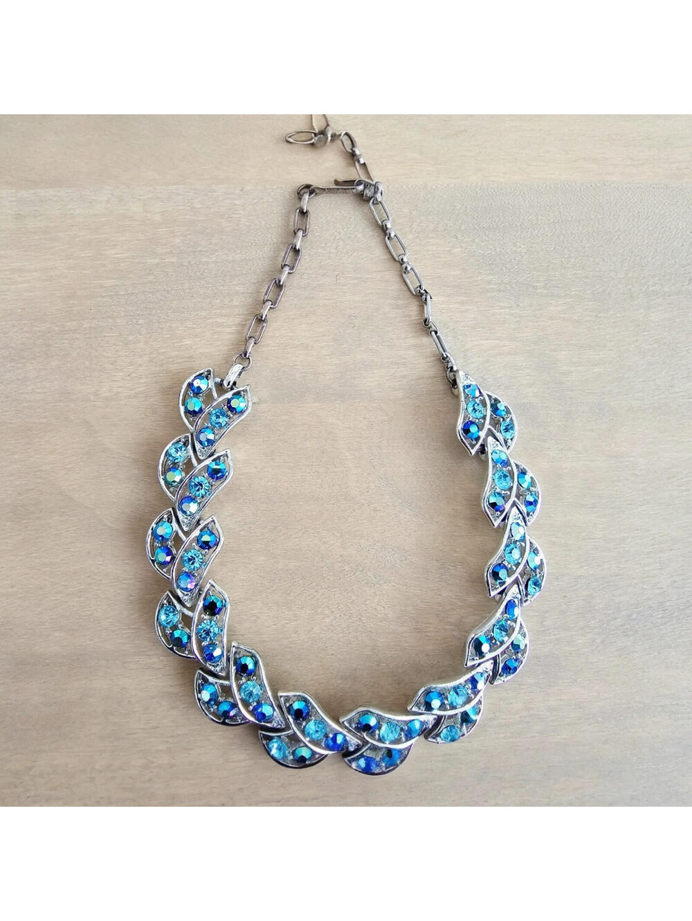 Vintage Mac Allan Aurora Borealis Blue Rhinestone Silver Tone Necklace 15 inches